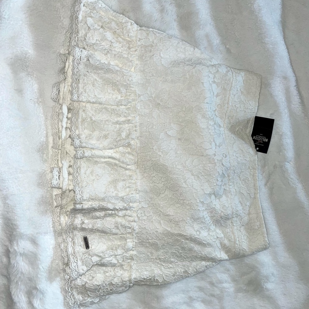 Hollister Cream lace mini skirt